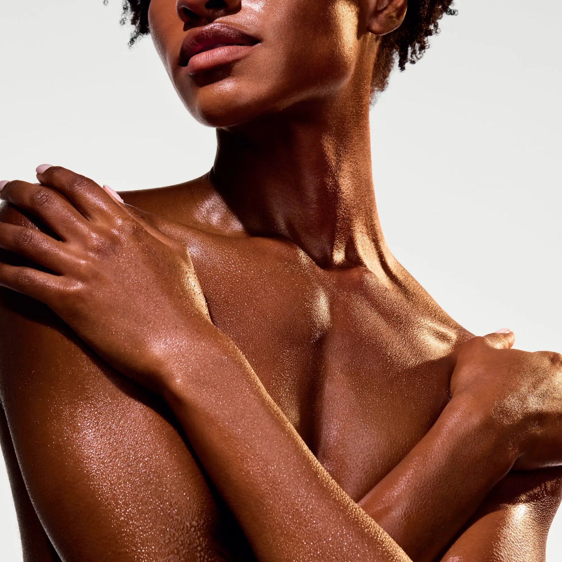 the-glow-getter-multi-oil-body-scrub-t4 NATR-40028-Alt-Image-The_Glow_Getter_Multi-Oil_Body_Scrub-06_1.webp